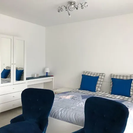 Lotus Apartment *