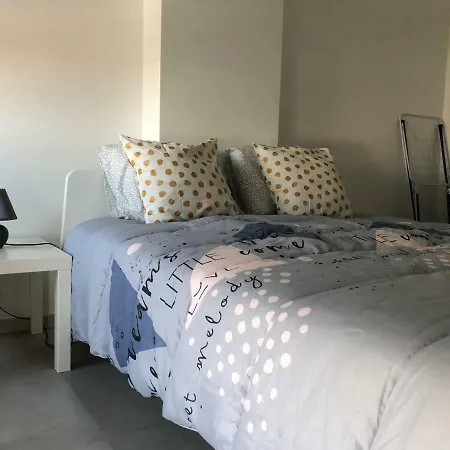 Lotus Apartment *